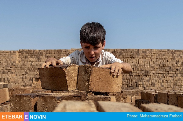 چگونگی برخورد با کودکان کار 8 کودک کار
